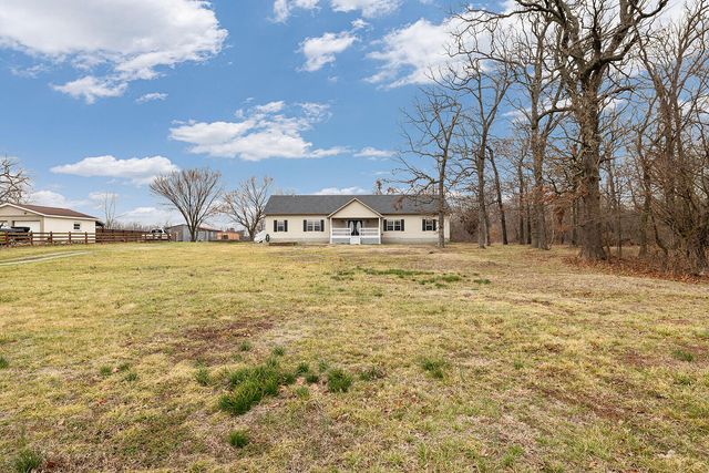 2225 N Farm Road 81, Springfield, MO 65802