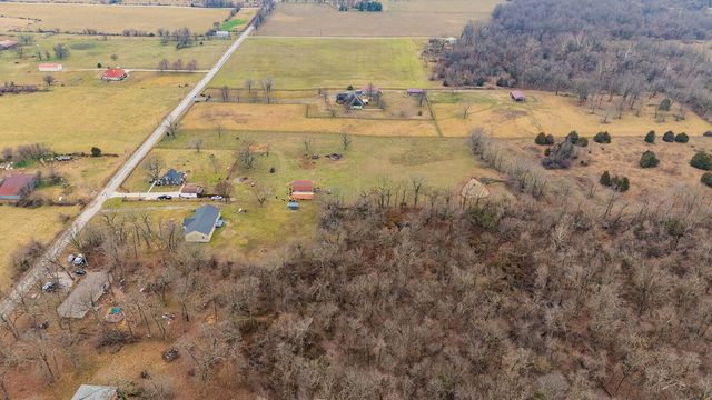 2225 N Farm Road 81, Springfield, MO 65802