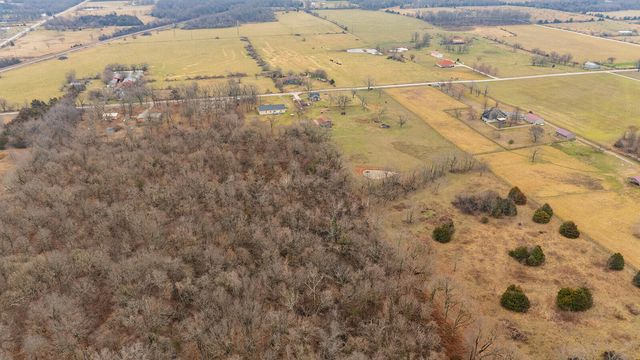 2225 N Farm Road 81, Springfield, MO 65802