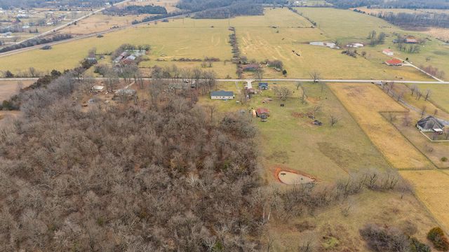 2225 N Farm Road 81, Springfield, MO 65802