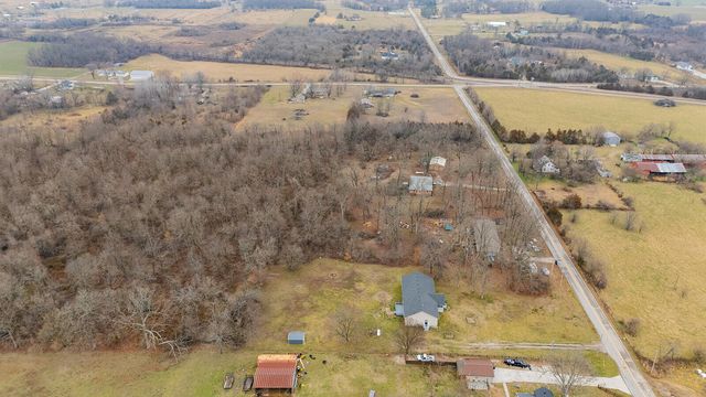 2225 N Farm Road 81, Springfield, MO 65802