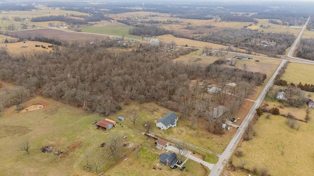2225 N Farm Road 81, Springfield, MO 65802
