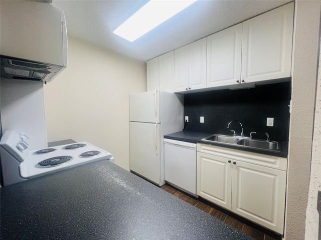 10047 Westpark Drive 46, Houston, TX 77042