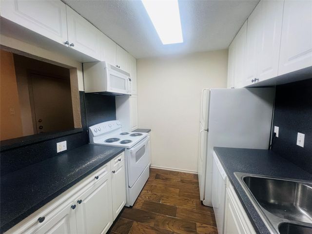 10047 Westpark Drive 46, Houston, TX 77042