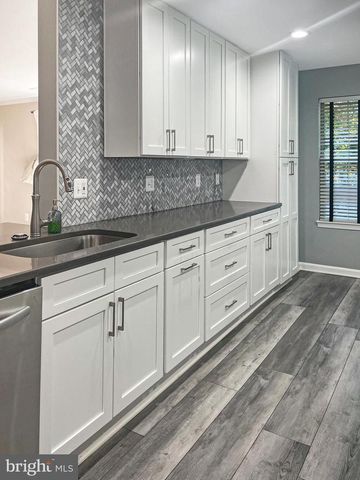 11723 SCOOTER LN #186, Fairfax, VA 22030