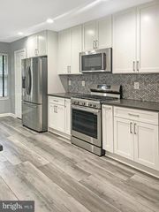 11723 SCOOTER LN #186, Fairfax, VA 22030