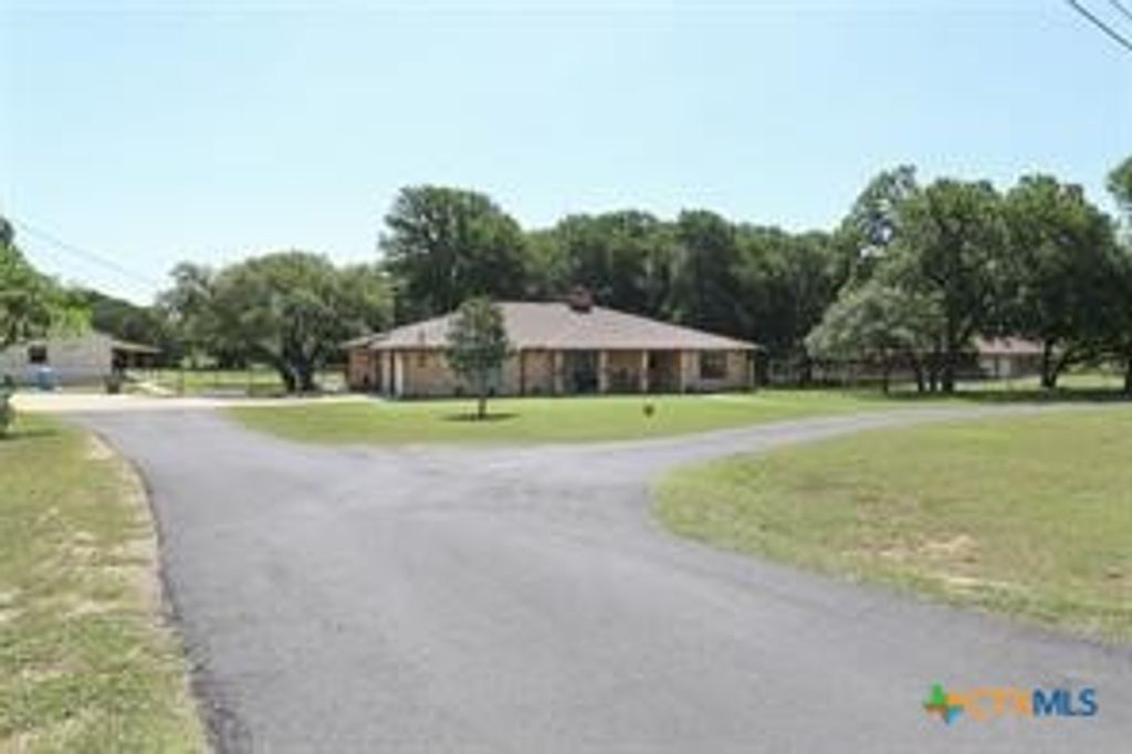 221 County Road 4748, Kempner, TX 76539