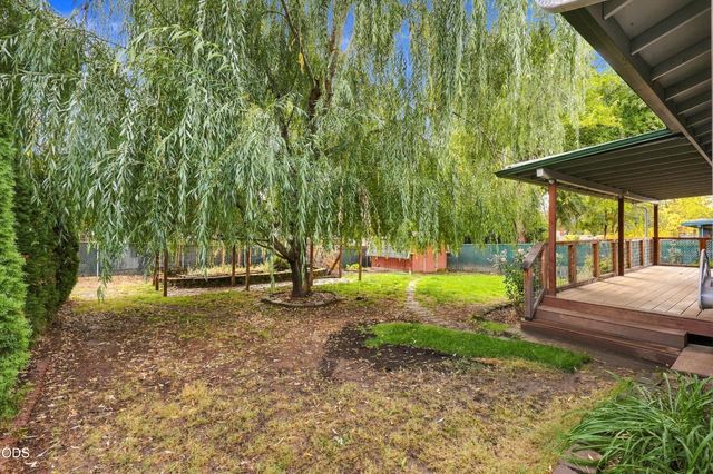 1207 NE Madrone, Grants Pass, OR 97526