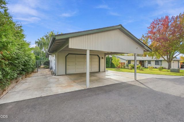 1207 NE Madrone, Grants Pass, OR 97526