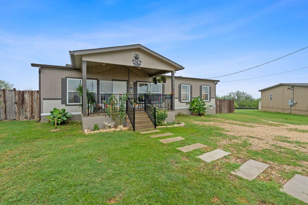 121 Fate CT, Kyle, TX 78640
