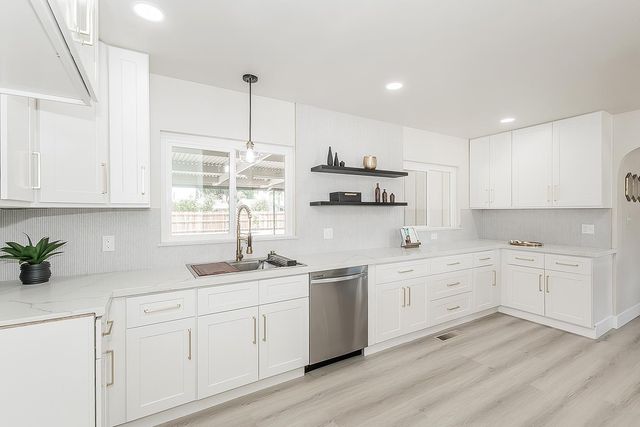 5383 Easterby Drive N, Fresno, CA 93727