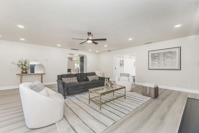 5383 Easterby Drive N, Fresno, CA 93727
