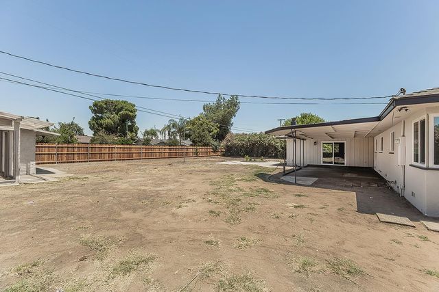 5383 Easterby Drive N, Fresno, CA 93727