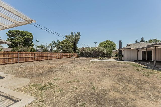 5383 Easterby Drive N, Fresno, CA 93727
