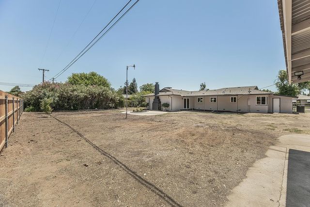 5383 Easterby Drive N, Fresno, CA 93727