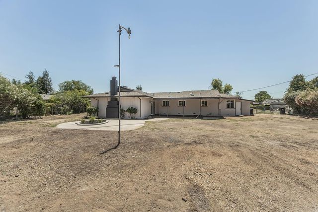 5383 Easterby Drive N, Fresno, CA 93727