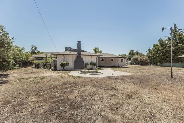 5383 Easterby Drive N, Fresno, CA 93727