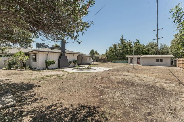 5383 Easterby Drive N, Fresno, CA 93727