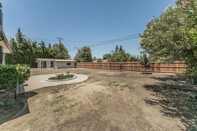 5383 Easterby Drive N, Fresno, CA 93727
