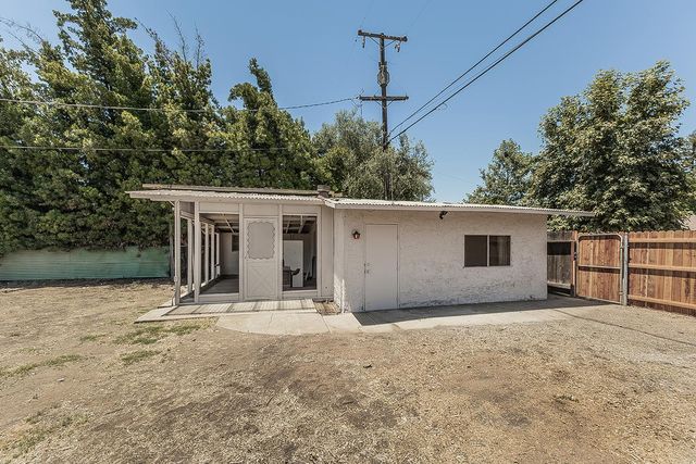 5383 Easterby Drive N, Fresno, CA 93727