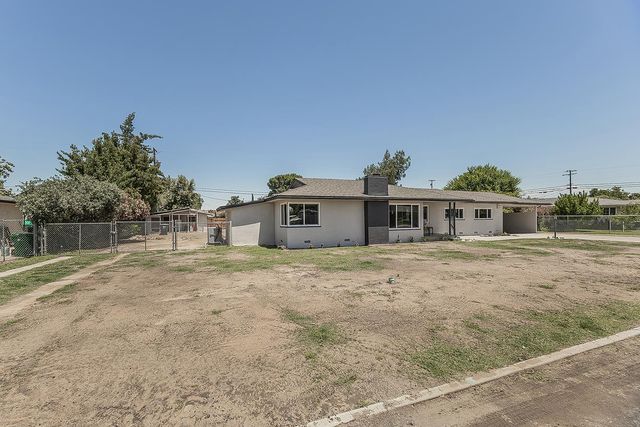 5383 Easterby Drive N, Fresno, CA 93727