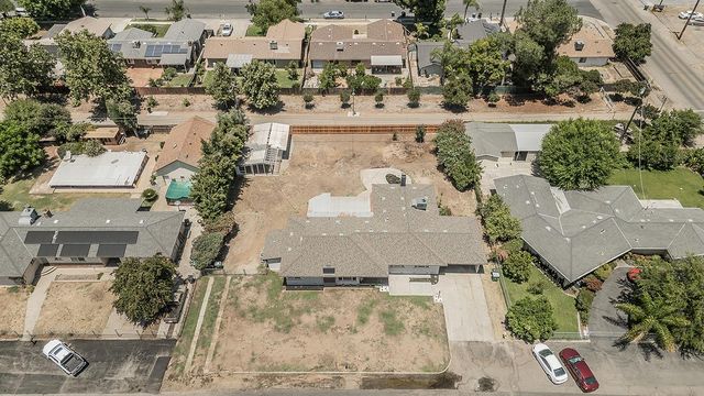 5383 Easterby Drive N, Fresno, CA 93727