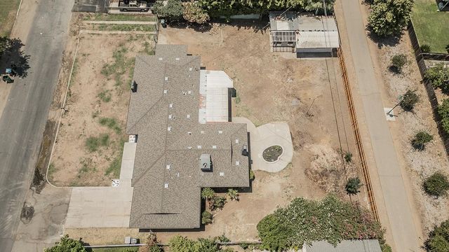 5383 Easterby Drive N, Fresno, CA 93727