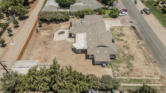 5383 Easterby Drive N, Fresno, CA 93727