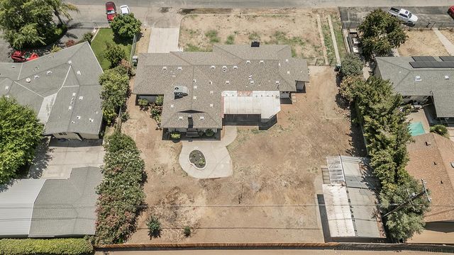 5383 Easterby Drive N, Fresno, CA 93727
