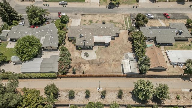 5383 Easterby Drive N, Fresno, CA 93727