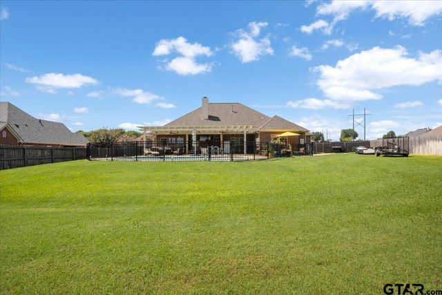 212 Pecan Park Dr, Bullard, TX 75757