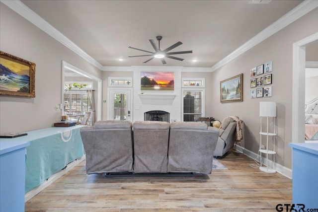 212 Pecan Park Dr, Bullard, TX 75757