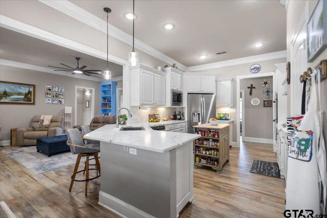 212 Pecan Park Dr, Bullard, TX 75757