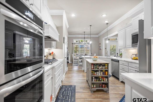 212 Pecan Park Dr, Bullard, TX 75757