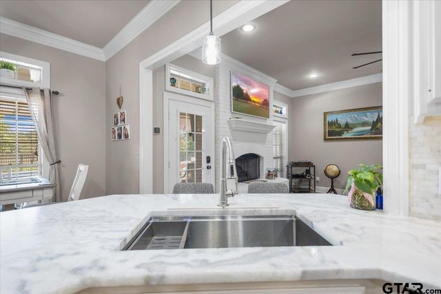 212 Pecan Park Dr, Bullard, TX 75757