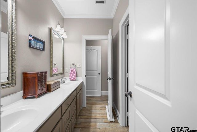 212 Pecan Park Dr, Bullard, TX 75757