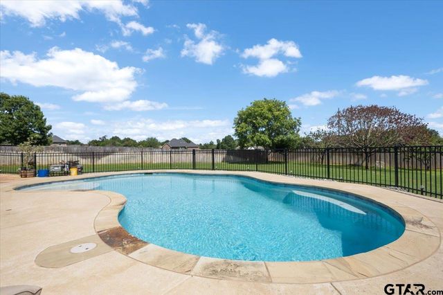 212 Pecan Park Dr, Bullard, TX 75757