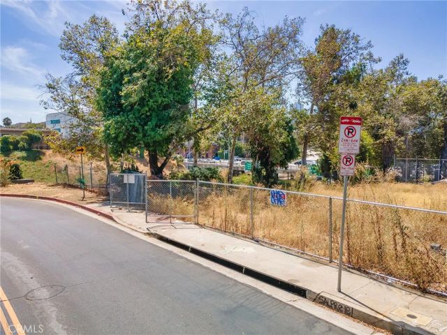 1014 Bartlett, Los Angeles, CA 90012