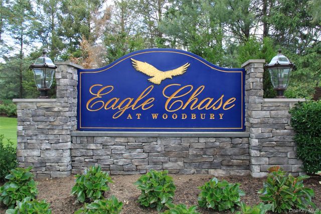 93 Eagle Chase, Woodbury, NY 11797