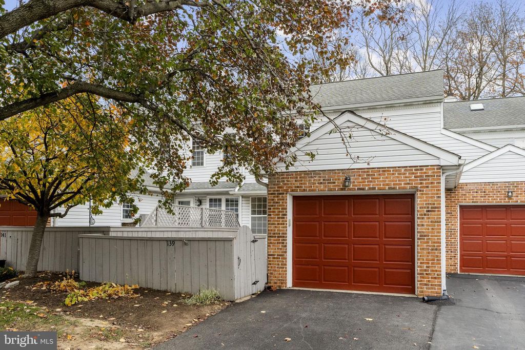 139 PINNACLE POINT DR, Lancaster, PA 17601