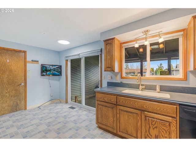 2245 Se WENDY Dr, Gresham, OR 97080