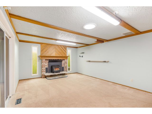 2245 Se WENDY Dr, Gresham, OR 97080