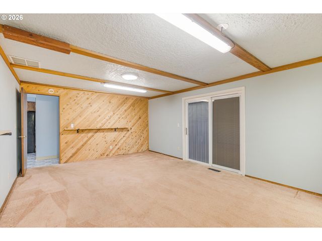 2245 Se WENDY Dr, Gresham, OR 97080