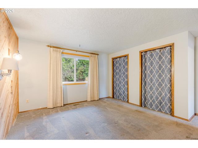 2245 Se WENDY Dr, Gresham, OR 97080