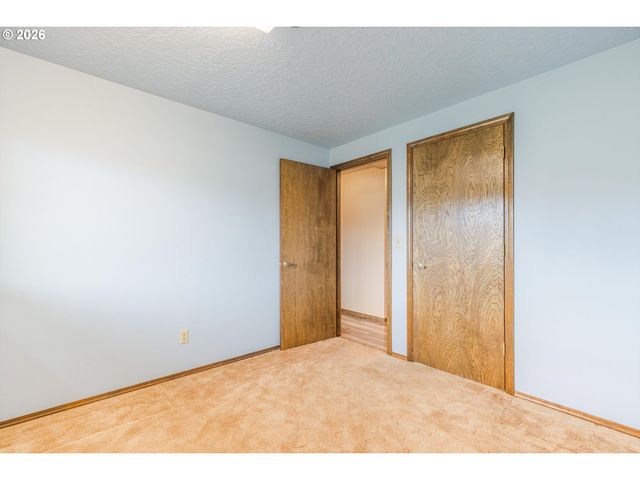 2245 Se WENDY Dr, Gresham, OR 97080