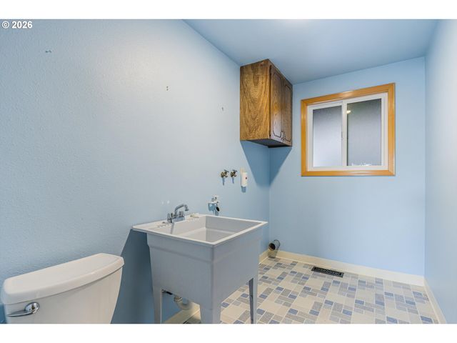 2245 Se WENDY Dr, Gresham, OR 97080