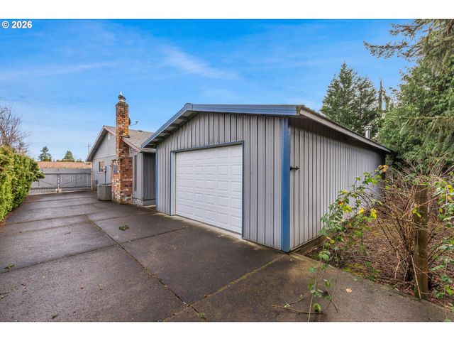 2245 Se WENDY Dr, Gresham, OR 97080