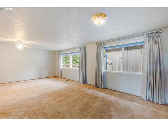 2245 Se WENDY Dr, Gresham, OR 97080