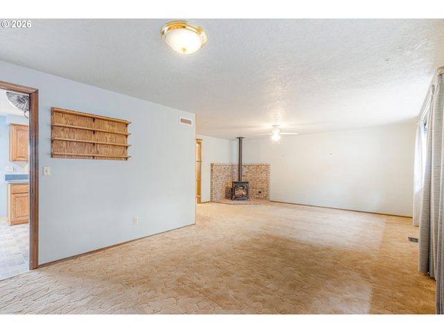 2245 Se WENDY Dr, Gresham, OR 97080