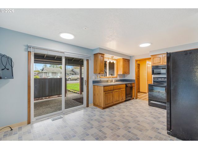 2245 Se WENDY Dr, Gresham, OR 97080